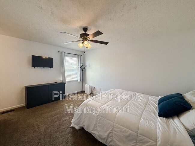 Foto del edificio - 815 Zapata Ln