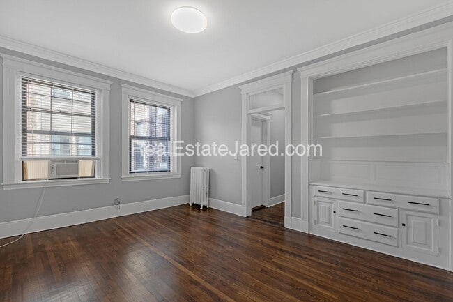 Foto del edificio - Luxury Apt for Rent on Glenville Ave, near...