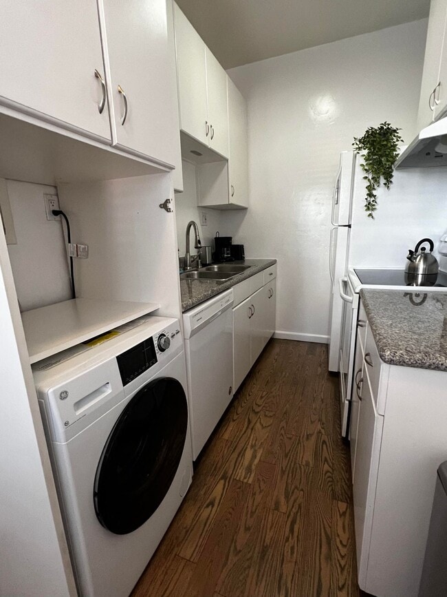 Building Photo - Don Carlos Apartments