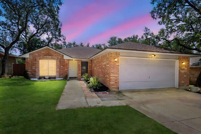 Building Photo - Updated 3 Bed / 2 Bath One-Story Home in San Antonio – Glen Wood Subdivision