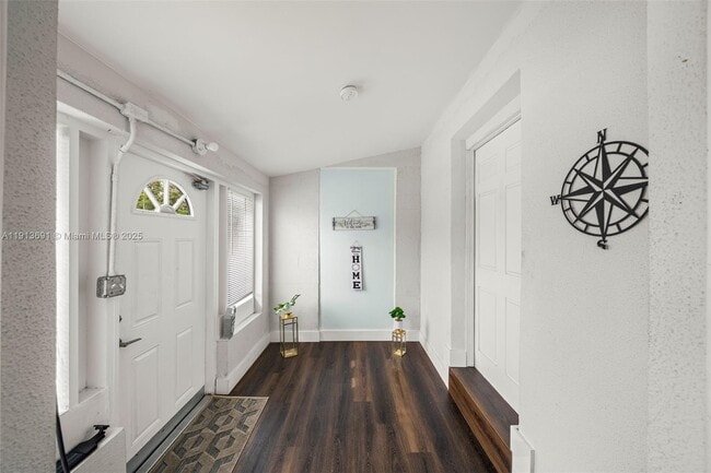 Foto del edificio - 600 SW 10th St