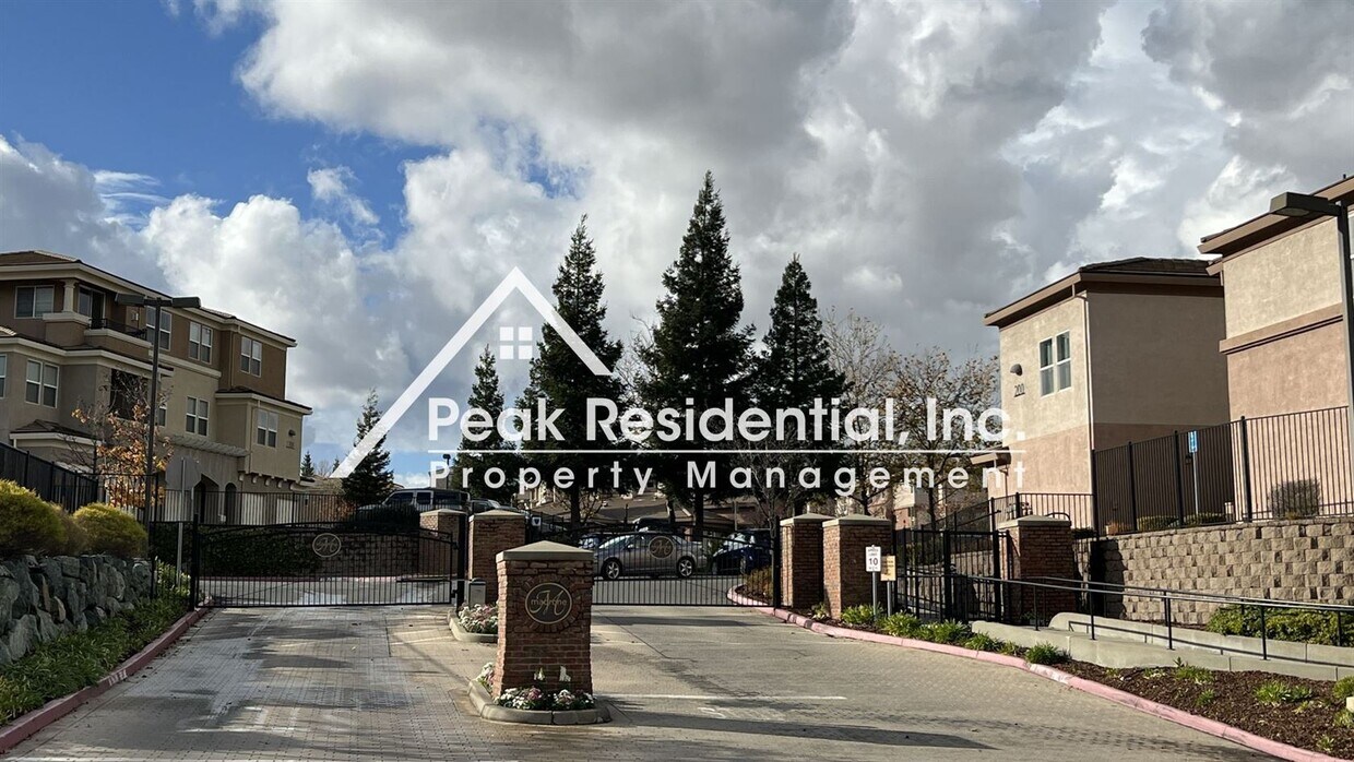 Primary Photo - 2 br, 2 bath House - 1000 Moon Circle #1016
