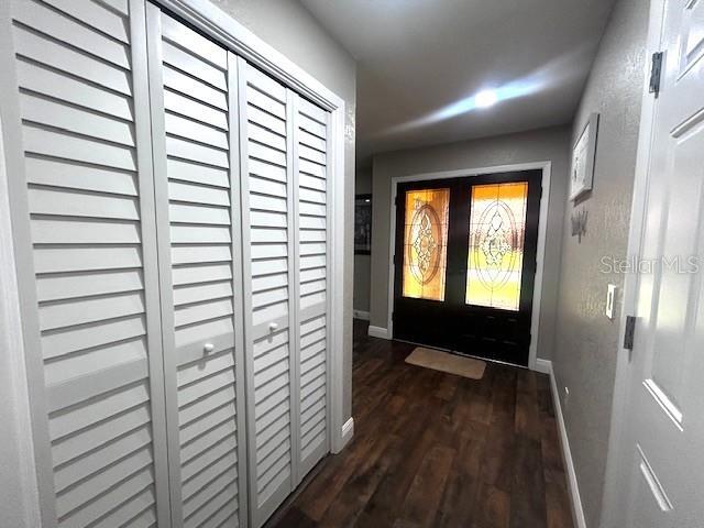 Foto del edificio - 124 Mayfair Cir W