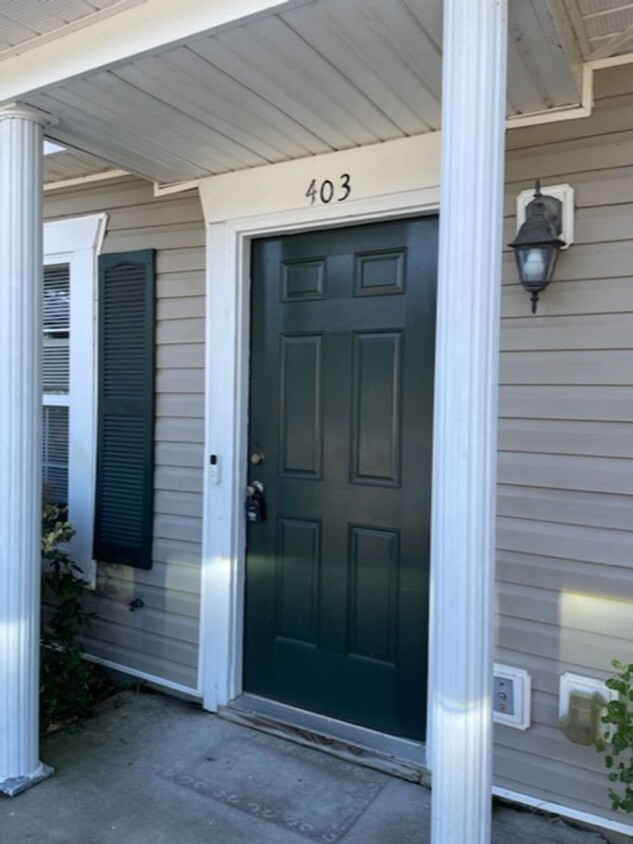 Foto principal - CUTE 2 BEDROOM TOWNHOME IN EVANS