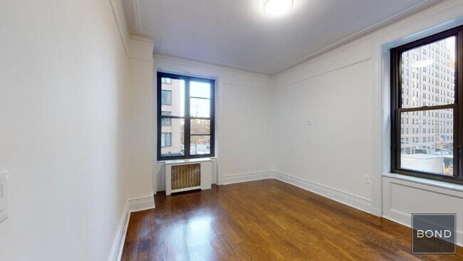 Building Photo - 200 W 58th St