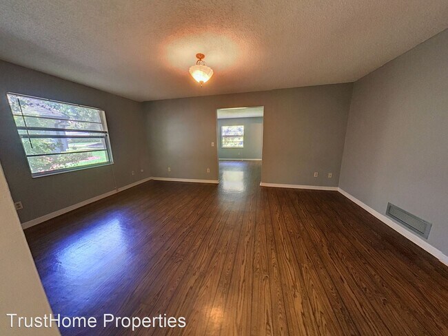 Building Photo - 3 br, 2 bath House - 1124 Munster Street