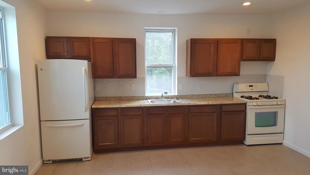 Foto principal - 1108 White Horse Pike