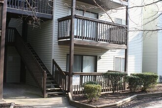 Building Photo - 230 Wells Ct