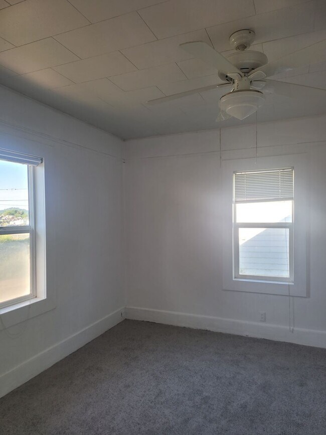 Foto del edificio - 92306 Clover Rd