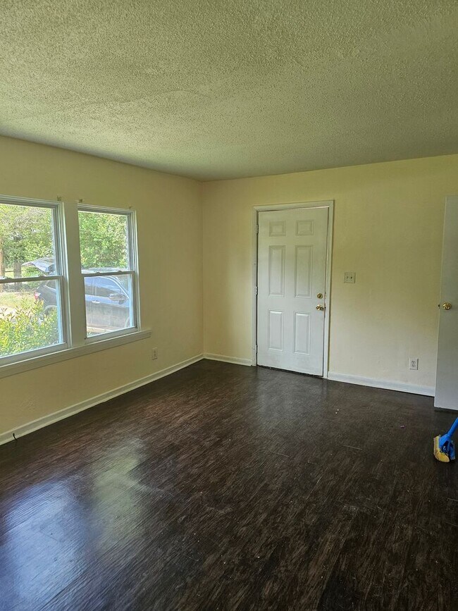 Foto del edificio - 2430 Oak Ridge St