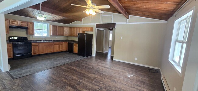 Building Photo - Cute as a button 2 bedroom ranch in Kunkletown!