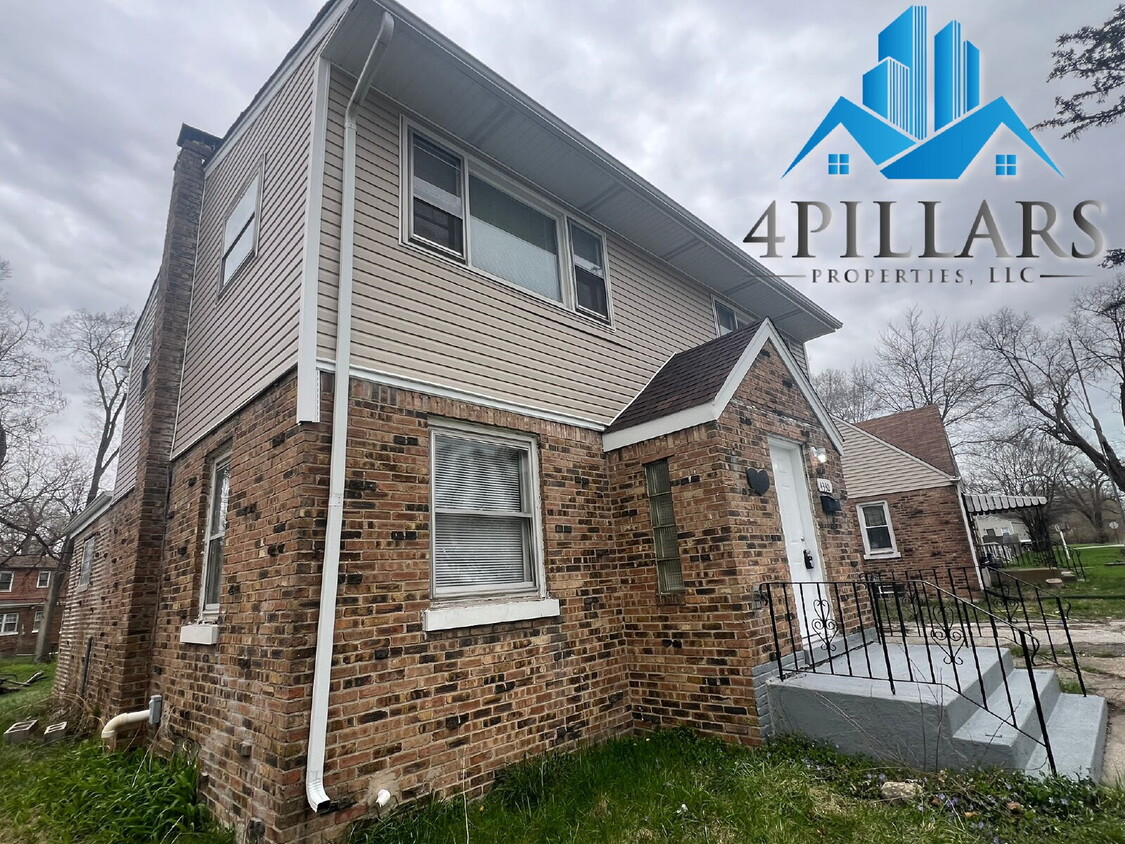 Primary Photo - "Spacious 4-Bed, 2-Bath Gem on Kentucky St...