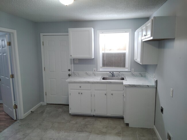 Foto del edificio - 881 N Claybrook St