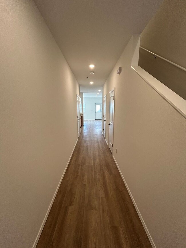 Foto del edificio - Modern New-Build Townhome with 3 Bedrooms, 2.5 Baths & 1-Car Garage