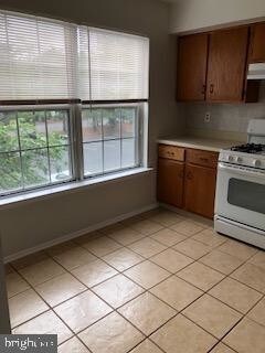 Foto del edificio - 5022 Beech Ct