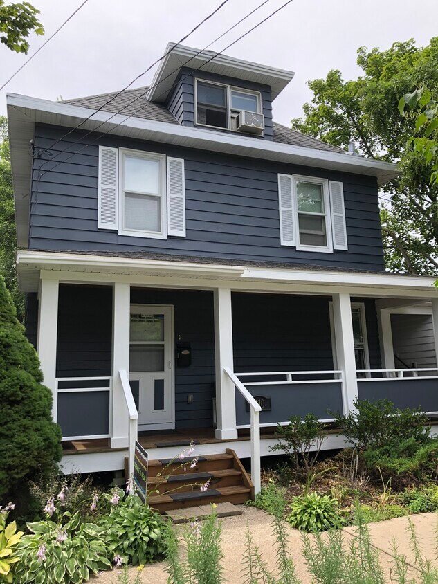 Ground floor unit with private covered porch - 310 Elmside Boulevard