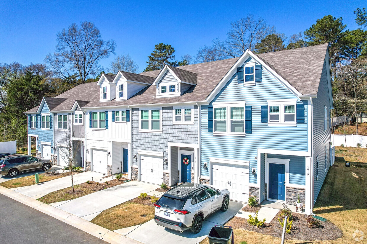 Building Photo - 9045 Sharonbrook Dr