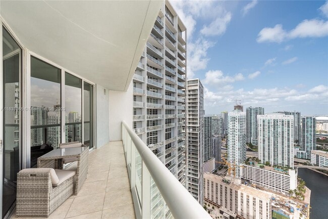 Building Photo - 465 Brickell Ave