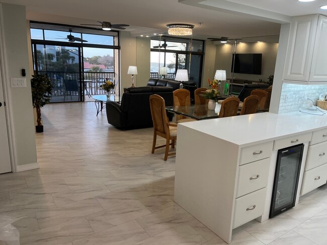 Building Photo - 1945 Gulf of Mexico Dr