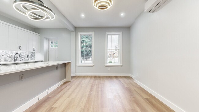 Foto del edificio - 155 Nichols Ave