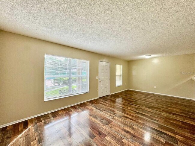 Foto del edificio - 14419 Hanging Moss Cir