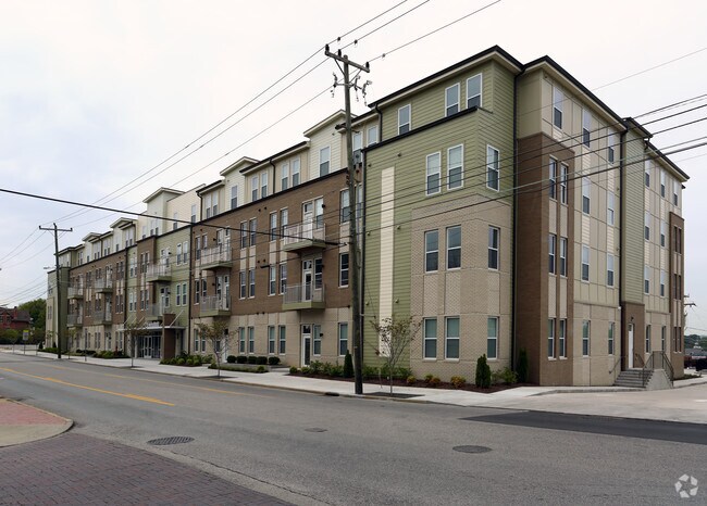 Foto del edificio - 715 Woodland