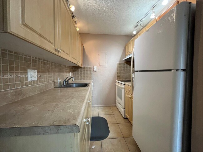 Foto del edificio - 8905 NW 28th Dr