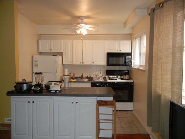 Kitchen - 1536 Pine St