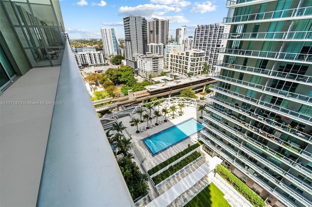Foto principal - 79 SW 12th St