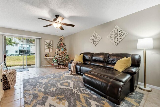 Foto del edificio - 2258 Coach House Blvd
