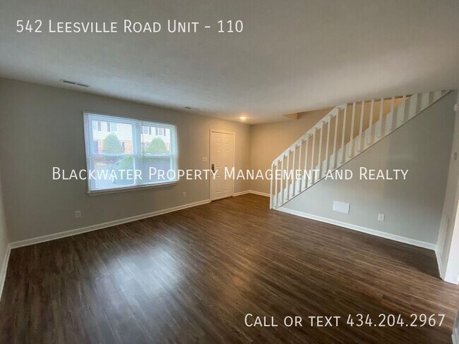 Foto del edificio - 2 Bedroom Townhome in Heritage Court!