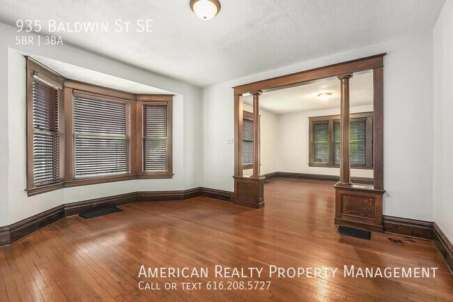 Foto del edificio - 935 Baldwin St SE