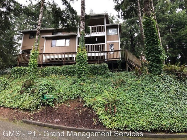 Building Photo - 3 br, 3 bath Apartment - 1089 Canyon Drive