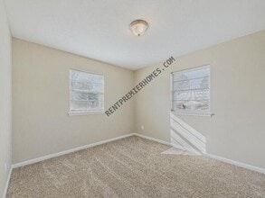 Building Photo - 1 Coral Ln