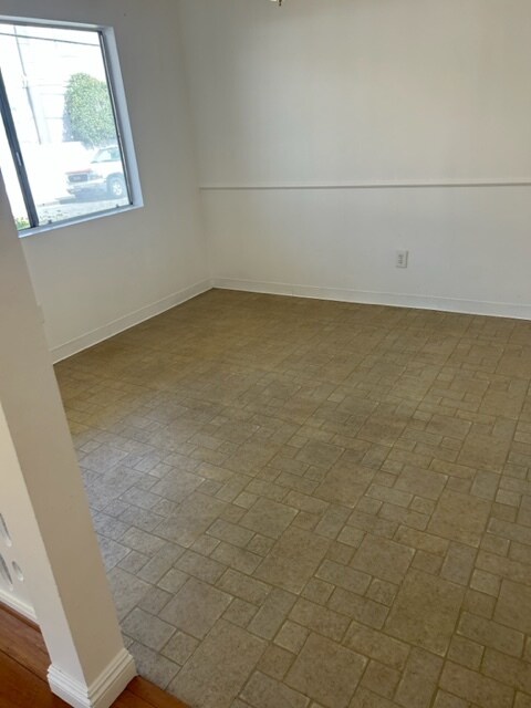 Foto del edificio - 2423 Voorhees Ave