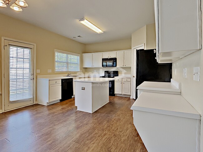 Foto del edificio - 3547 Myrtlewood Chase NW