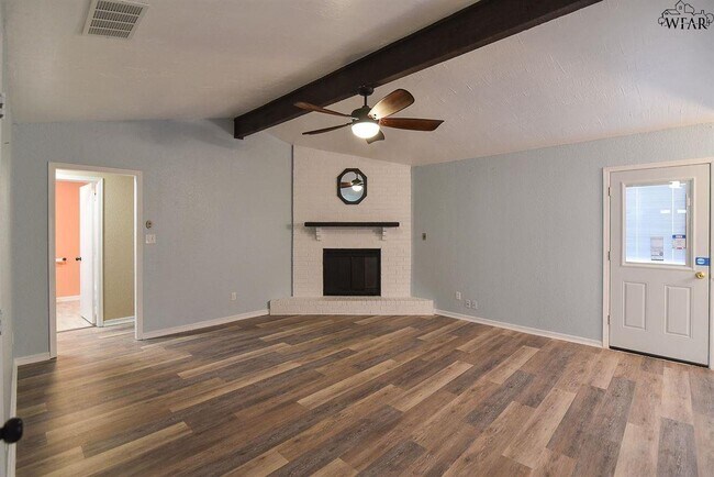 Building Photo - 2138 Selma Dr