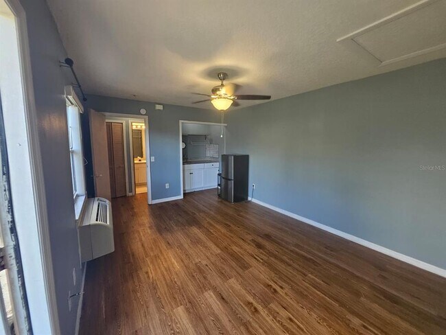 Building Photo - 843 Caribbean Dr