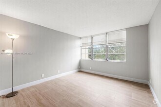 Building Photo - 7051 Environ Blvd