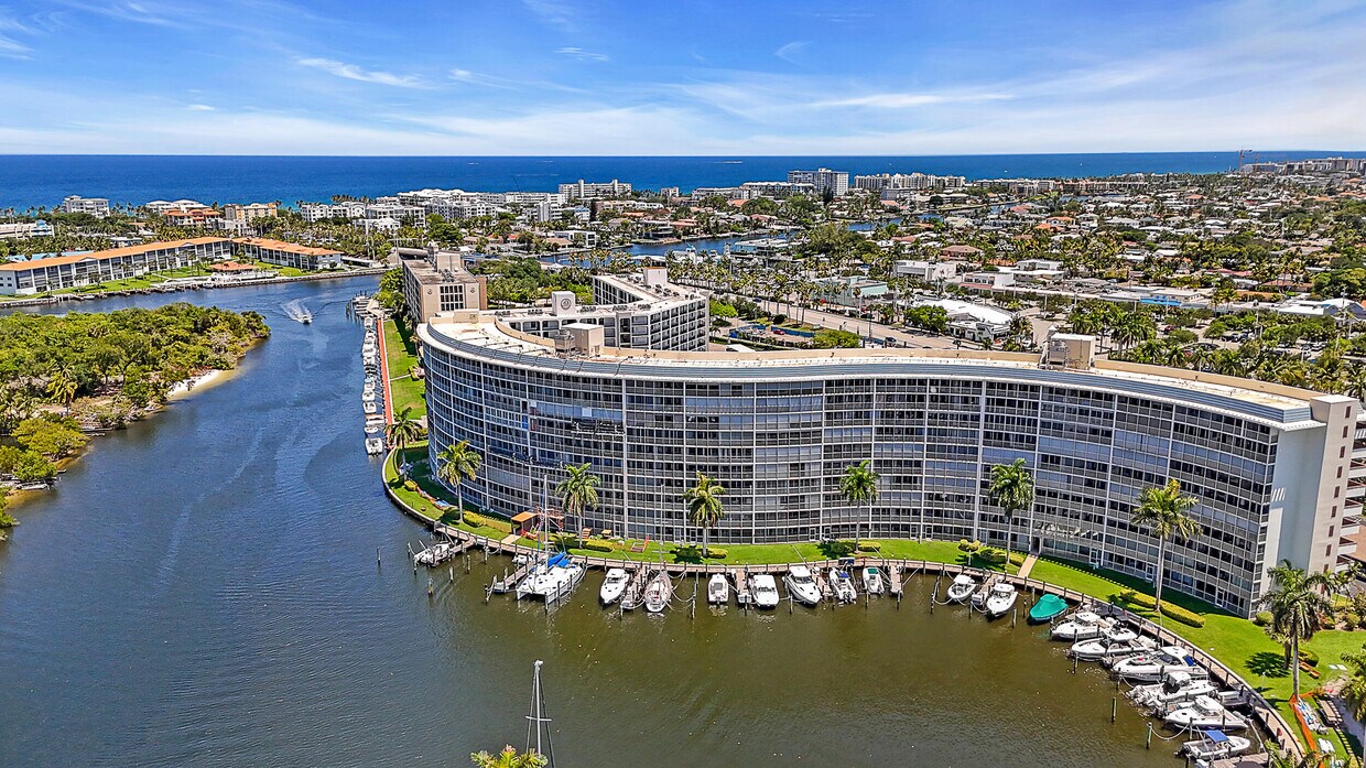 Foto principal - 1523 E Hillsboro Blvd