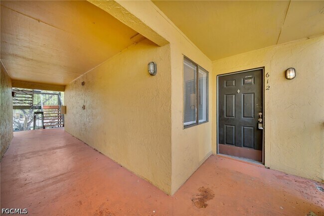 Foto del edificio - 2885 Winkler Ave