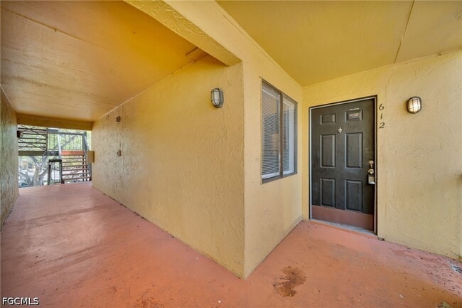 Building Photo - 2885 Winkler Ave