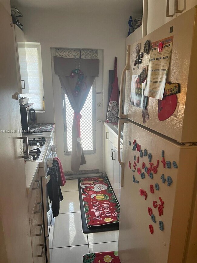 Foto del edificio - 900 Euclid Ave