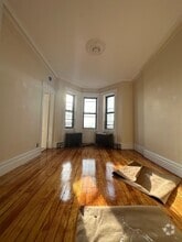 Building Photo - 1712 Summit Ave