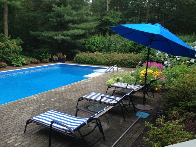Foto del edificio - 7 Powder Hill Ln