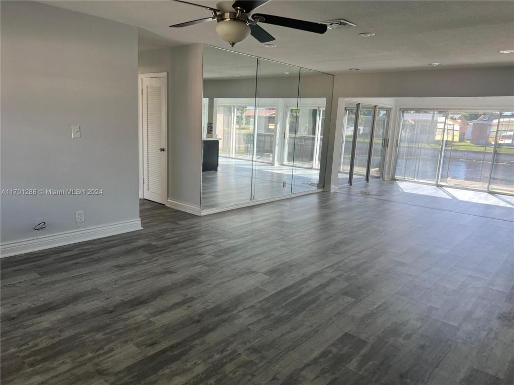 Photo - 5909 NW 67th Ave, 1