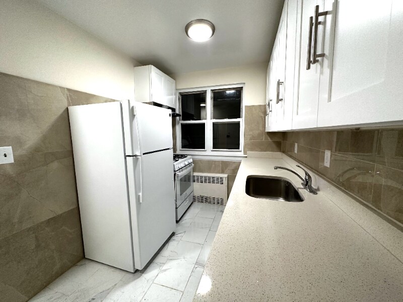 Primary Photo - 78-21 32nd Ave