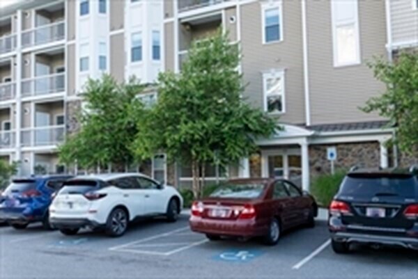 Foto del edificio - 110 Trotter Rd
