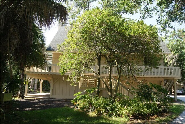 Building Photo - 11023 Desoto Rd