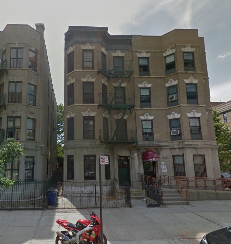 Primary Photo - 951-961 Leggett Ave